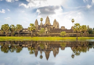 From South Laos to the splendors of Angkor 14 days