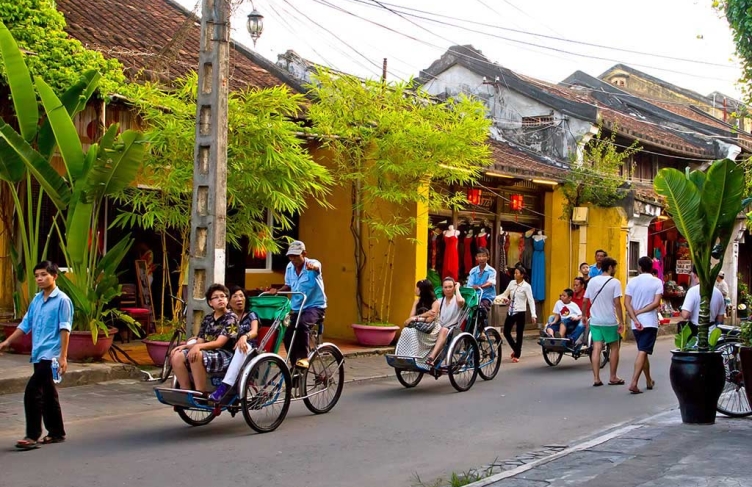 Voyage Au Vietnam En Août: Guide Pour Des Vacances Inoubliables !