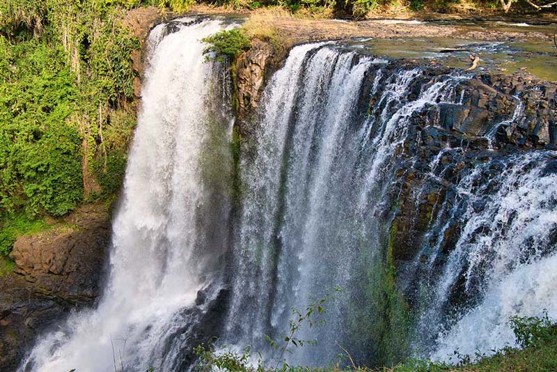 Les chutes d'eau de Bousra