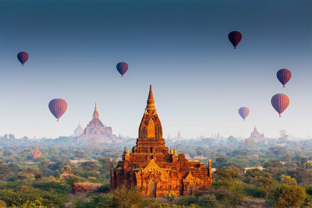 Bagan - Holy sites and more than 2000 Temples