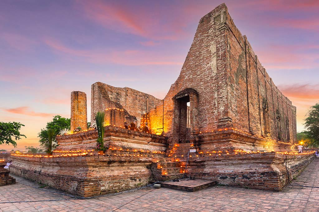 Visit Wat Maheyong